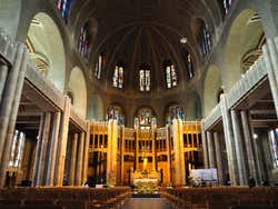 Basilique du Sacré-Cœur de Bruxelles, intérieur