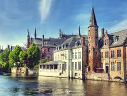Bruges, l'un de ses canaux
